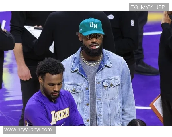 湖人主帅称詹姆斯已经恢复训练，或将在近期复出