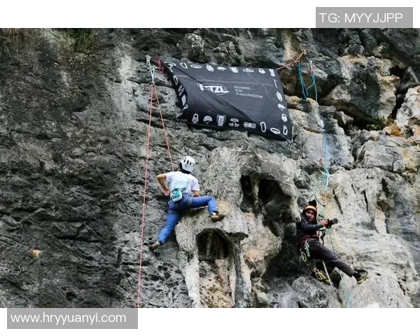 重庆攀岩队的阵地战揭秘:探索攀岩深度与团队精神的结合之道 重庆攀岩队的阵地战揭秘:探索攀岩深度与团队精神的结合之道